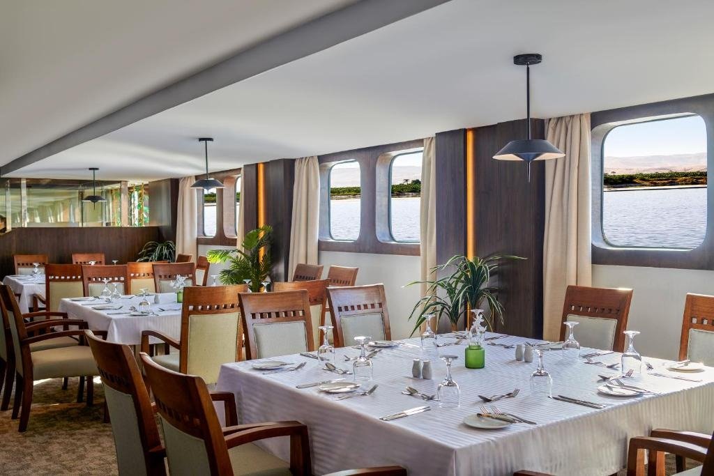Movenpick Lily Nile Cruise