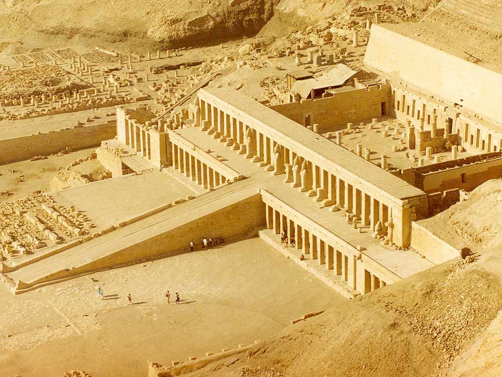 Valley of the Kings, Hatshepsut & Colossi of Memnon Day Tour