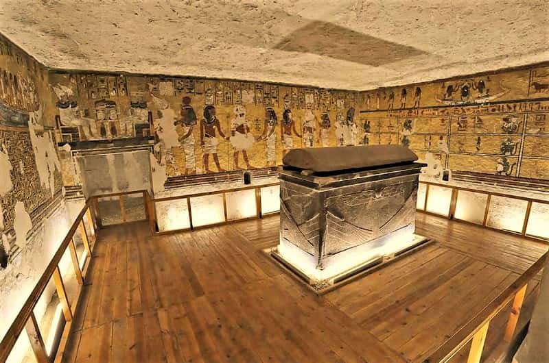 Valley of the Kings, Hatshepsut & Colossi of Memnon Day Tour